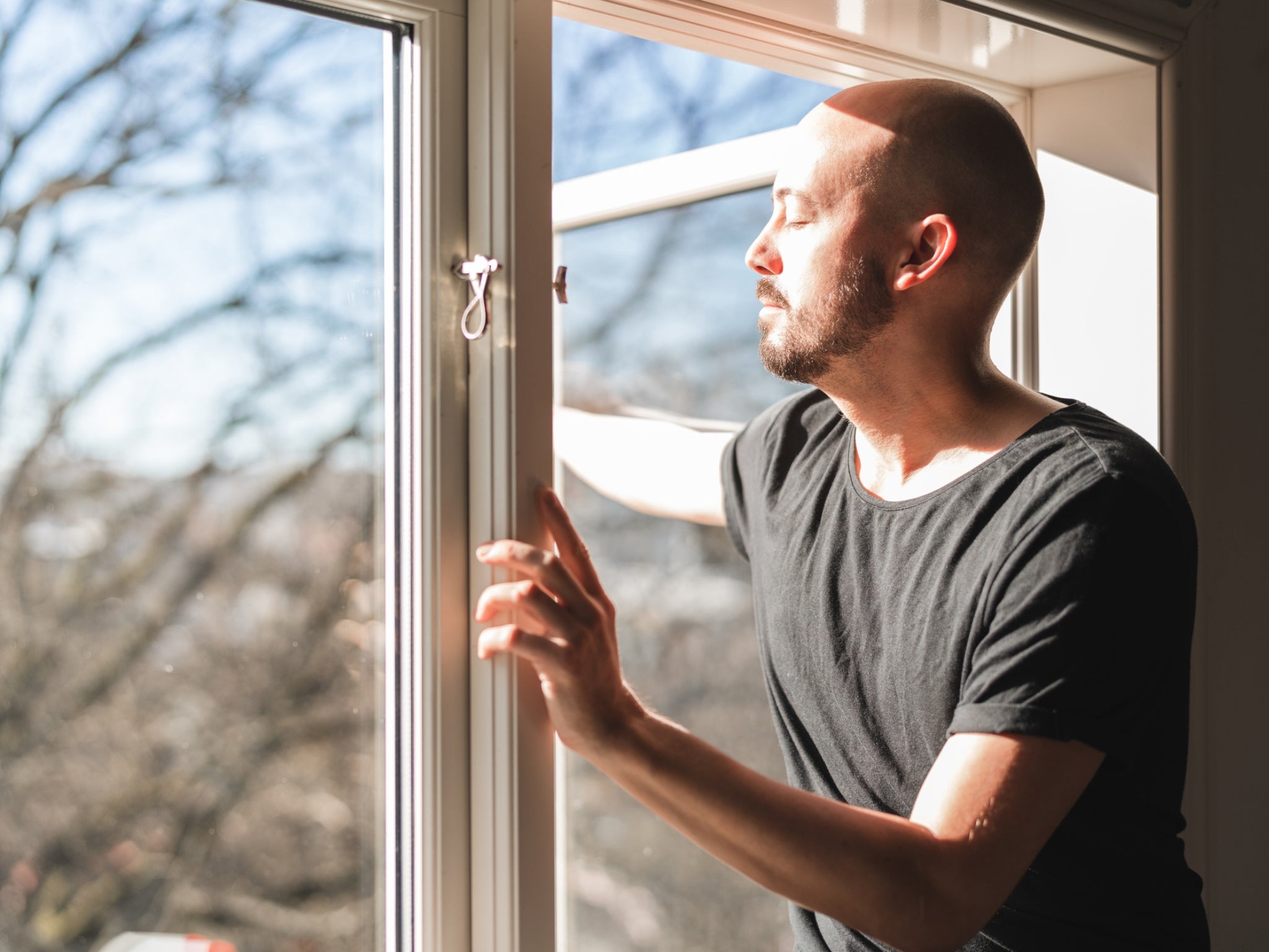 Should I keep my windows closed or open during a heatwave The